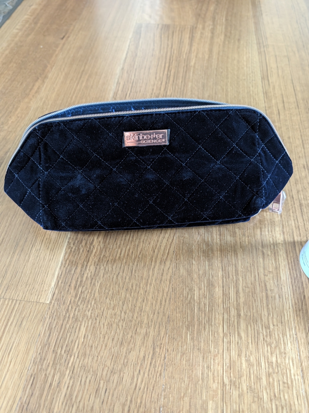 Skinbetter Science Bundle Sunbetter Advanced Mineral Sunscreen Plus Velvet Bag - Picture 5 of 7